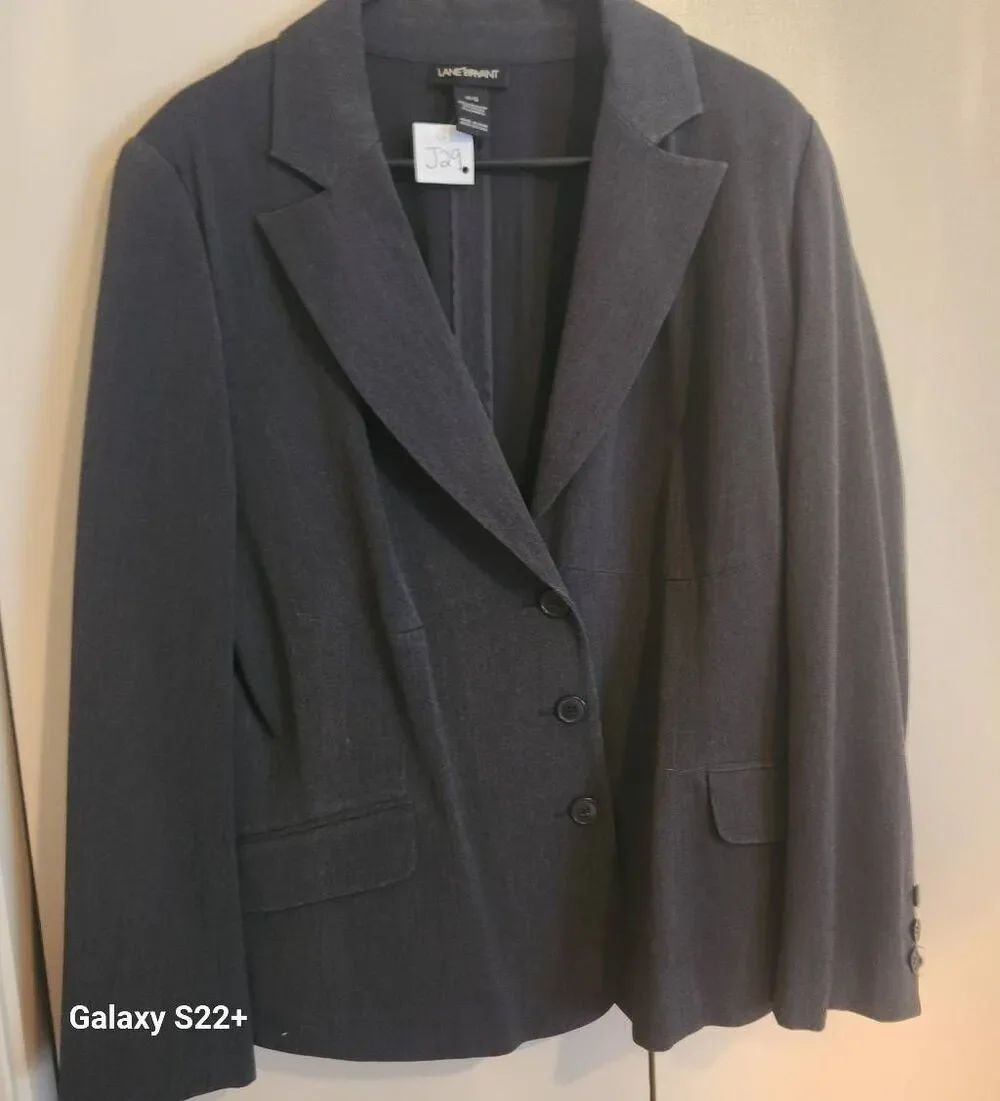 J29 Lane Bryant charcoal suit jacket 3 button lined 3 button sleeve lined